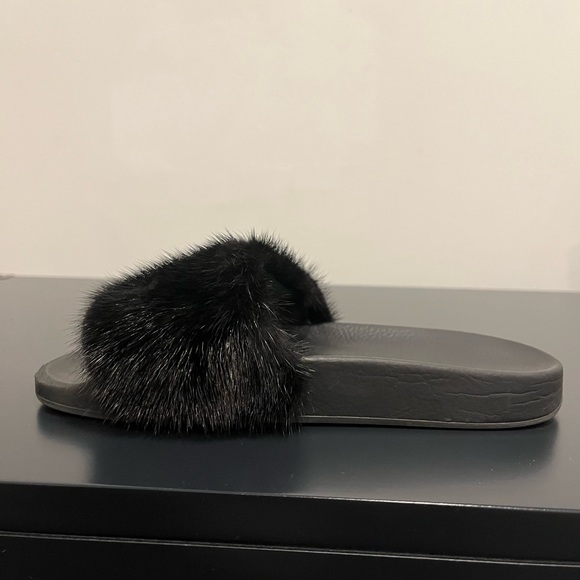 Givenchy Black Fur Slides - Picture 3 of 11
